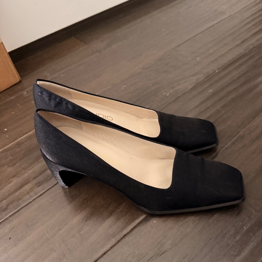 VTG Studio Delman Satin Black Square Toe Architectural Heel Size 9M - Picture 5 of 7